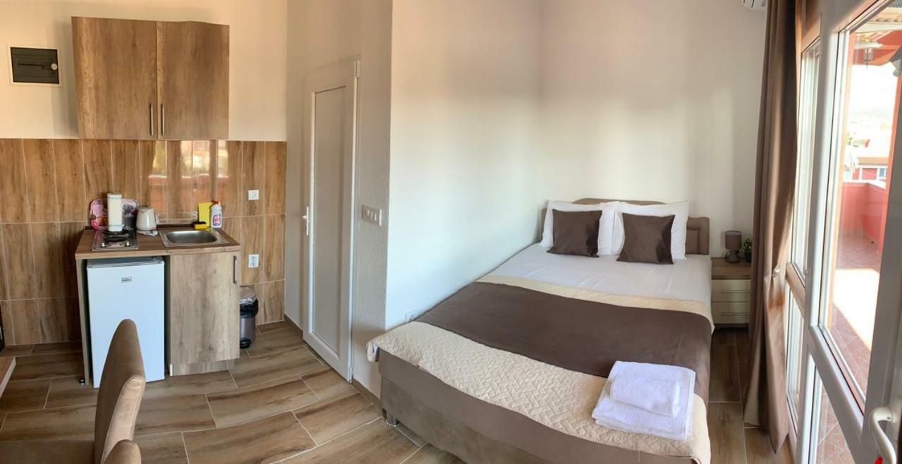 Apartments Nikicic バール エクステリア 写真